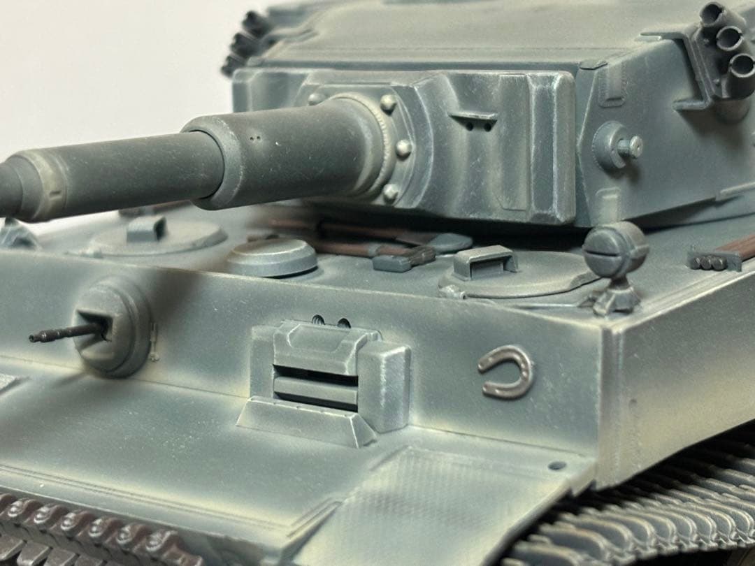 ドラゴン 1/35 ティーガーI 極初期型 第502重戦車大隊所属 100号車