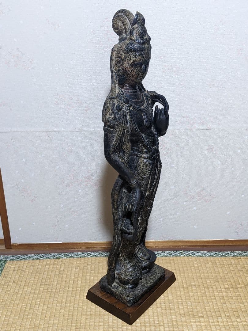 ♦観音菩薩立像 仏教美術 仏像 苦難厄除け 飾り 古美術骨董品 彫りの良い作品