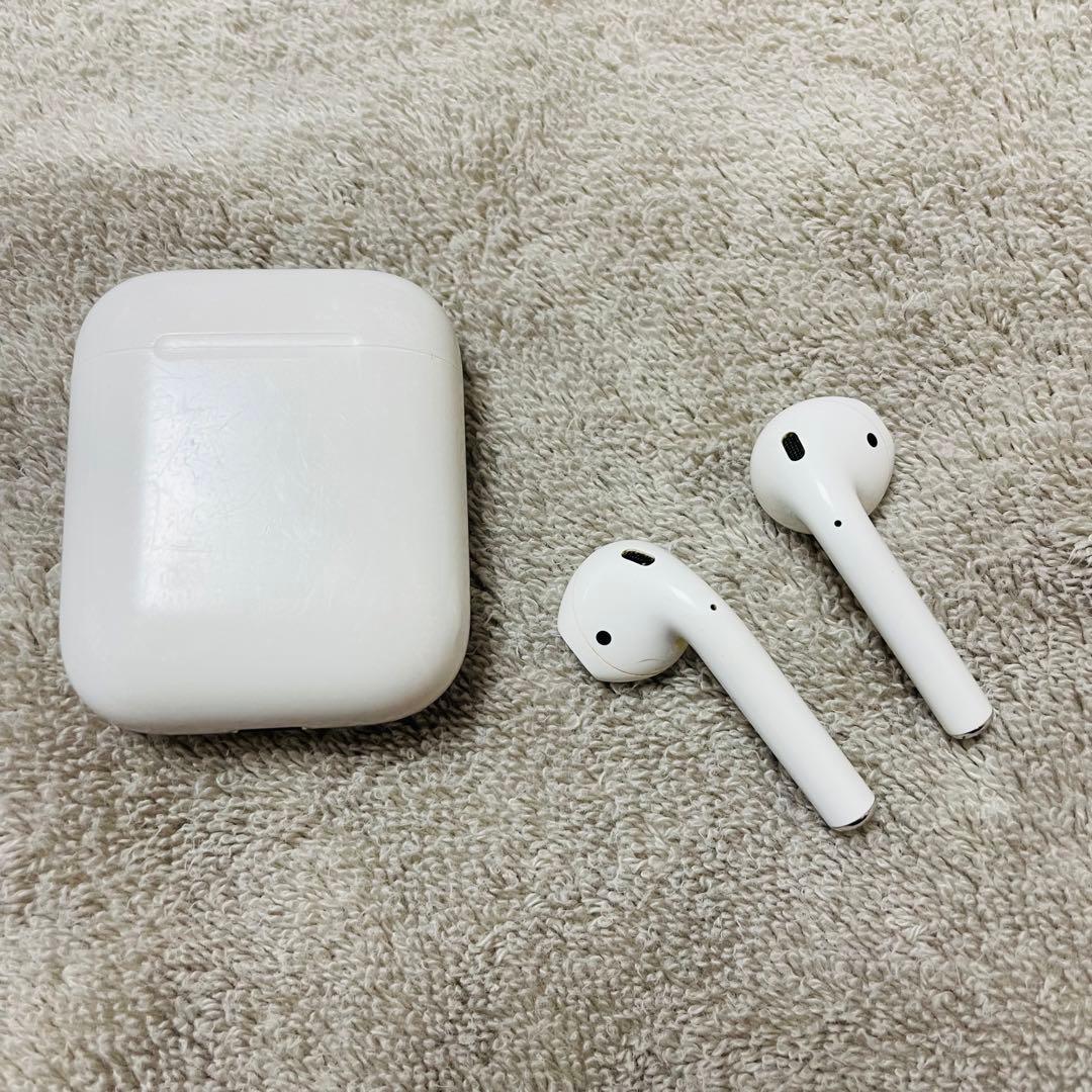 AirPods アップル　第二世代