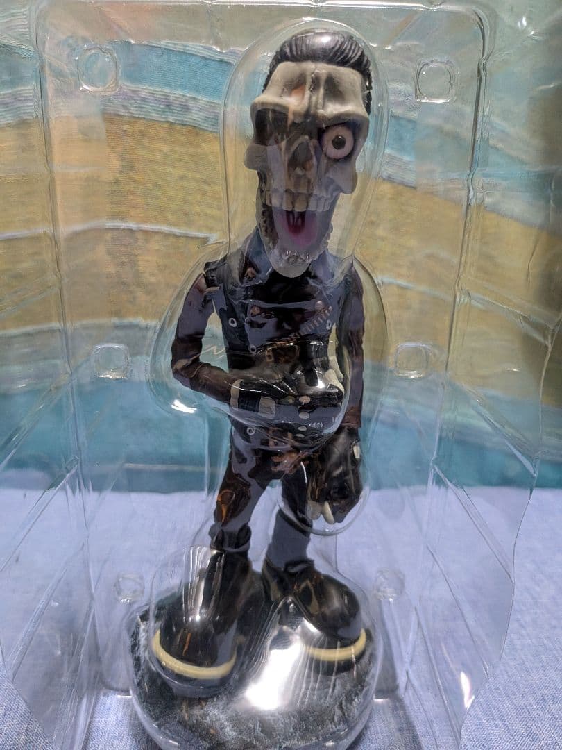 Bone in the TFOAIII iconicvoyageと缶バッチ