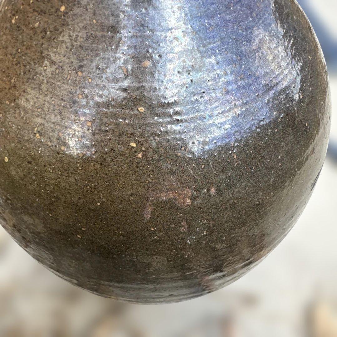 茶色の陶器ボトル高さ約２５、最大径約１６、底径１０.4、口内径約2.４センチ