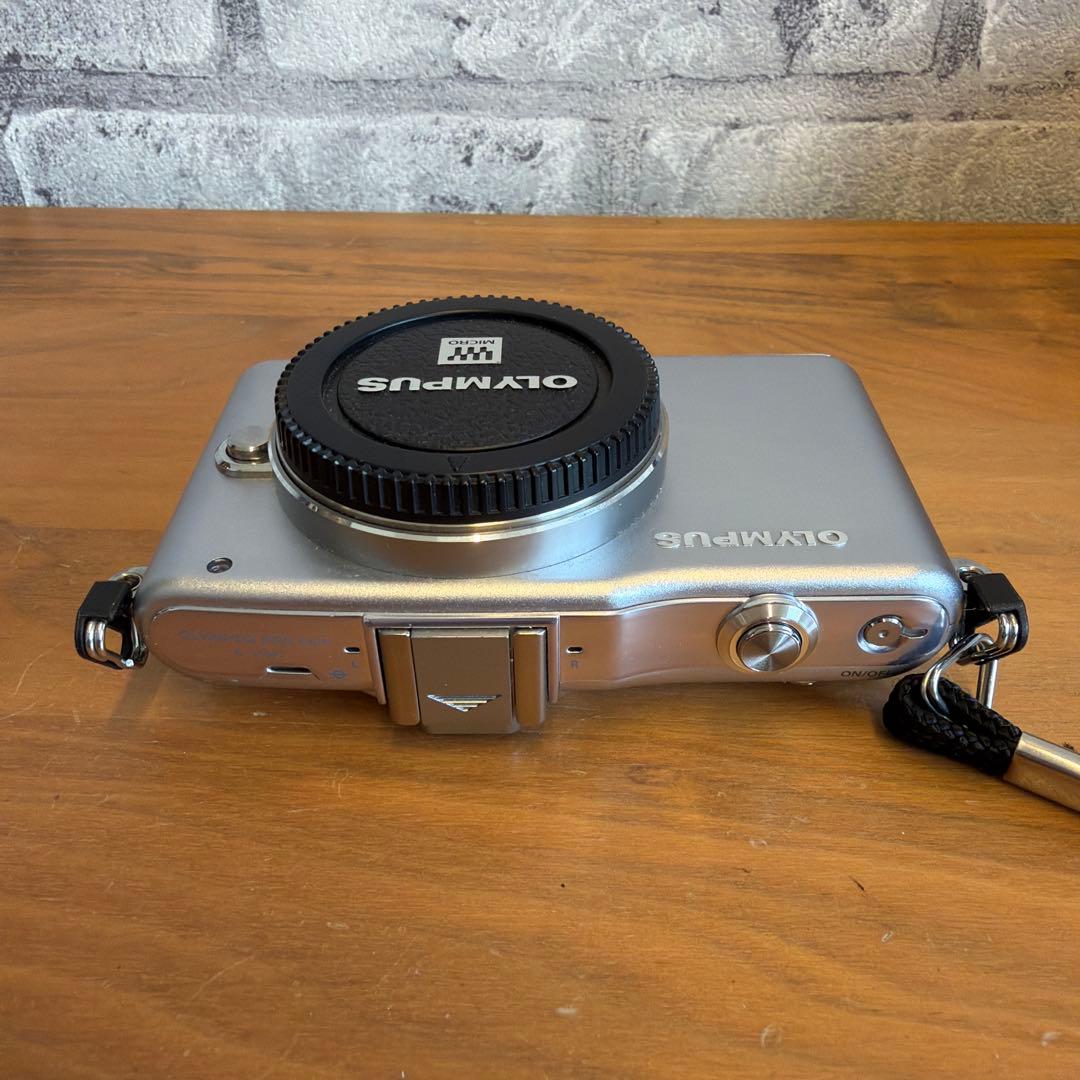 OLYMPUS ミラーレスカメラ ボディのみ　4台セット