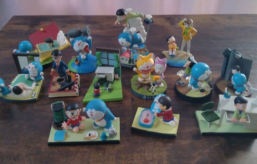 ドラえもん　コミックテイストフィギュア　13点