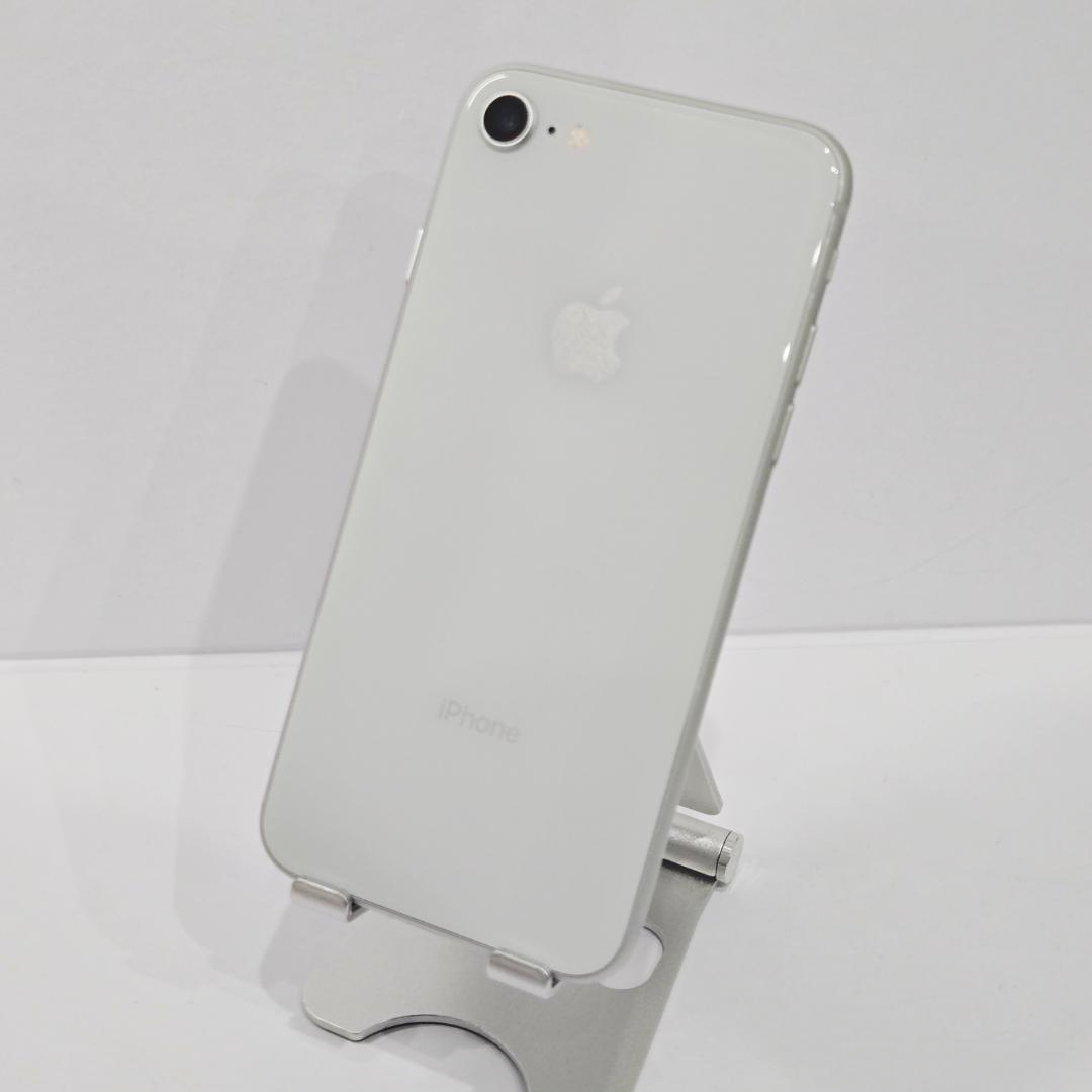 01 iPhone8 シルバー SIMフリー 美品 バッテリー84%
