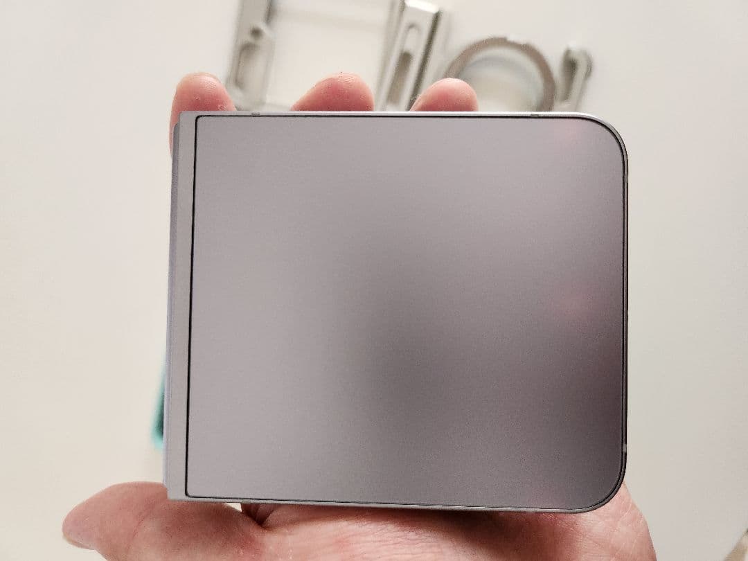 Samsung Galaxy Z Flip6 本体 シルバー 512GB[美品]