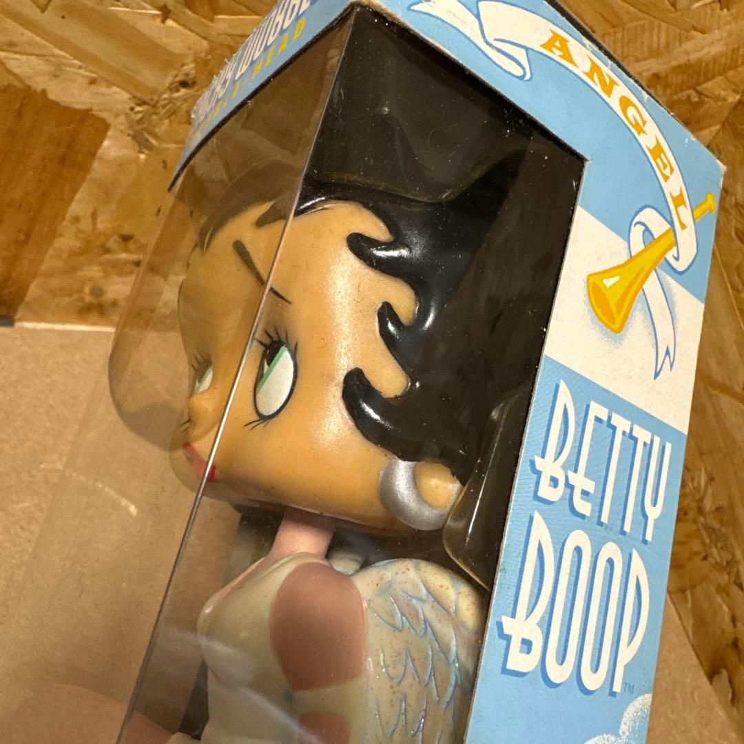 ベティちゃん　エンジェル　天使　ワッキーワブラー　ボブルヘッド　FUNKO