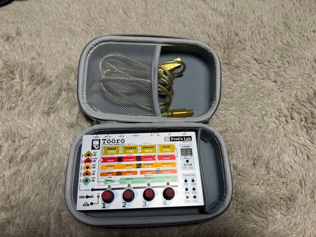 Fred’s Lab Tooro 6voice 4part シンセ