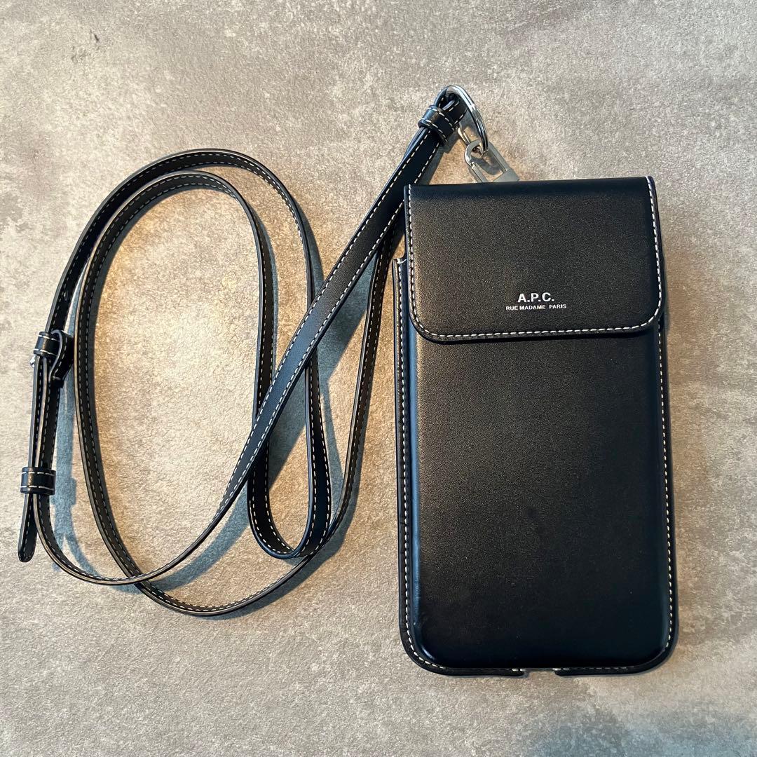 A.P.C アーペーセー　スマホショルダー