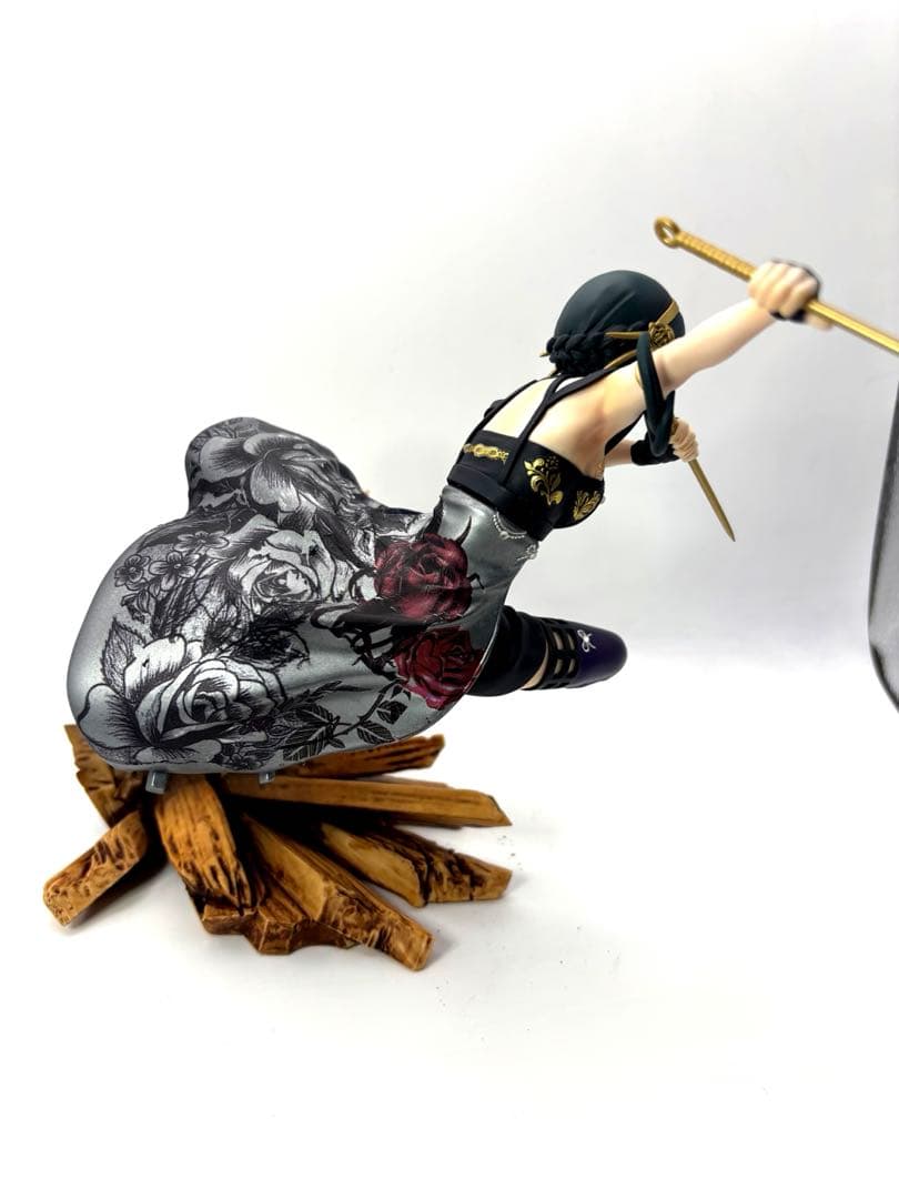 宴*様 スパイファミリー　ヨルフォージャー　フィギュアリペイント