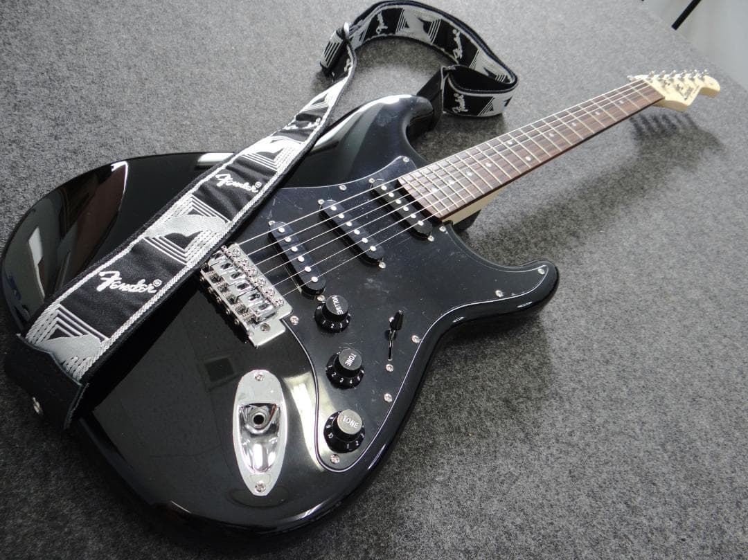 Legend Stratocaster 新品同様