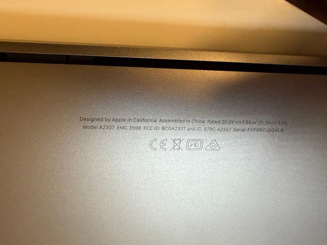 Macbook air m1 16gb 256 画面割れ