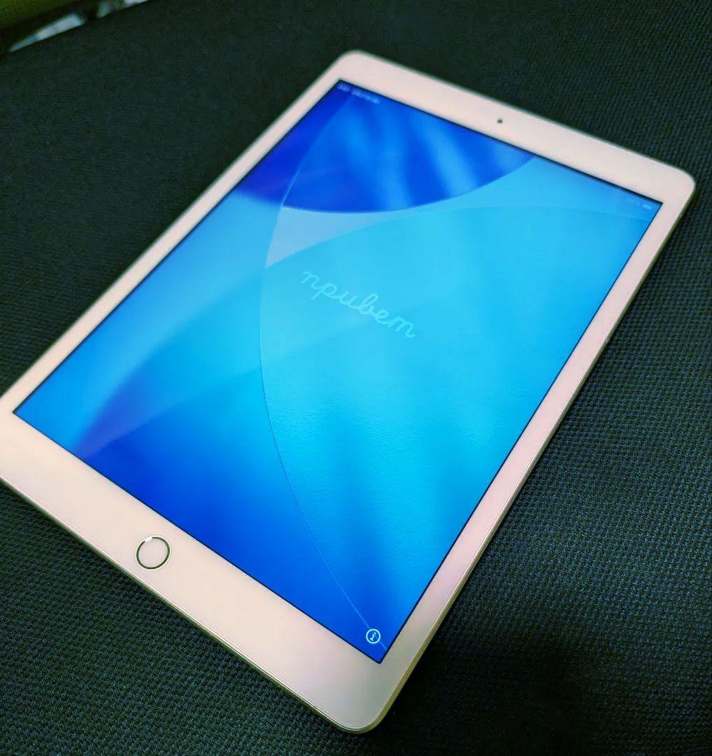 iPad（第8世代） のWi-Fiモデル 32G ゴールド