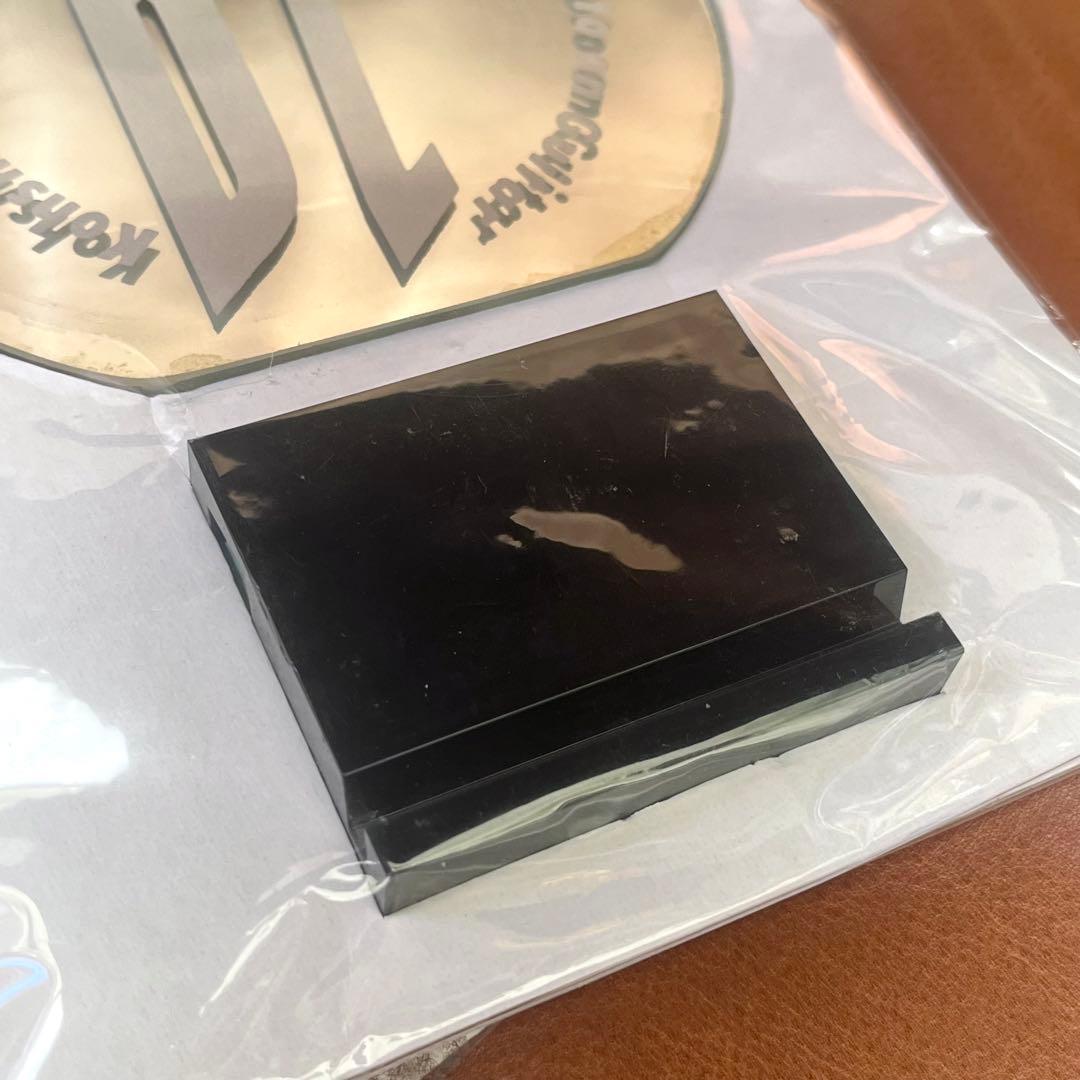 B'z 初期ロゴ入りガラス盾 CDスタンド