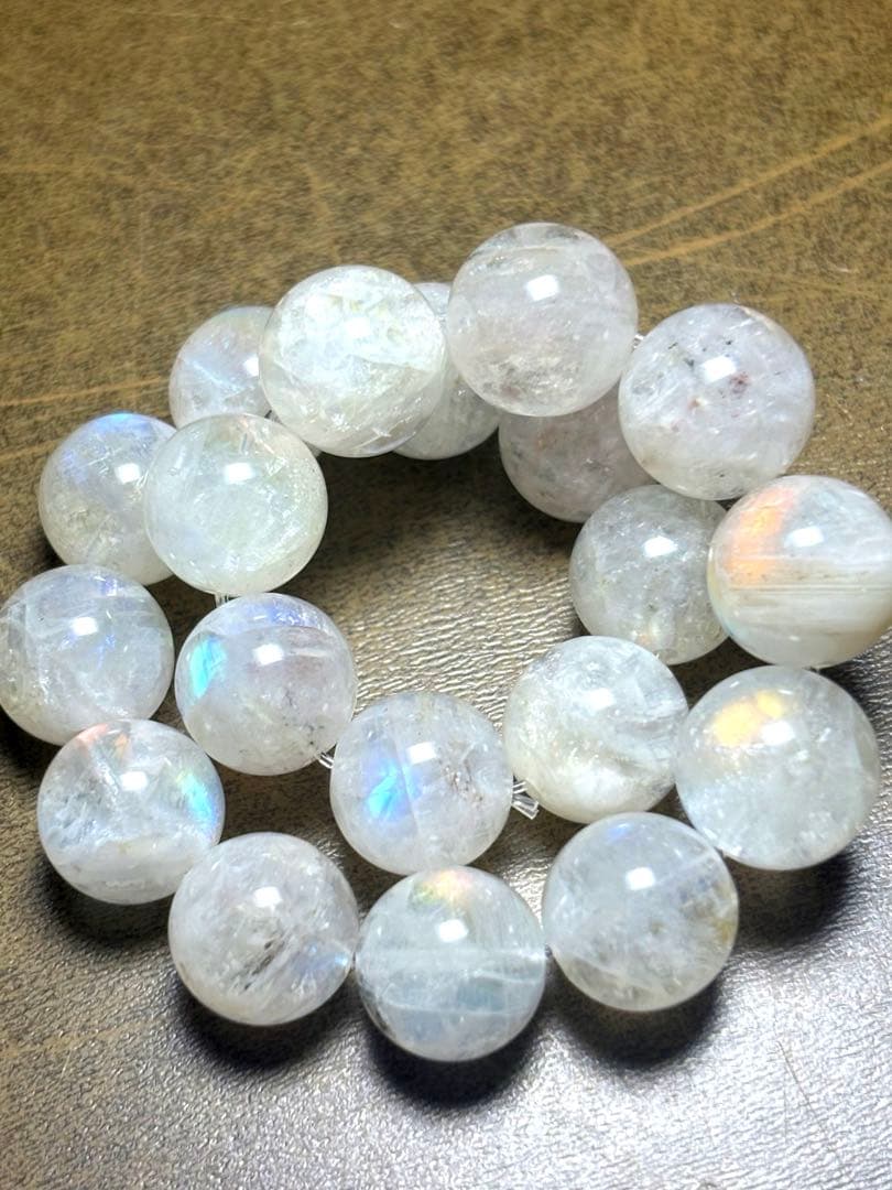マダガスカル産　レインボームーンストーンブレス10㎜（新品未使用）希少サイズ