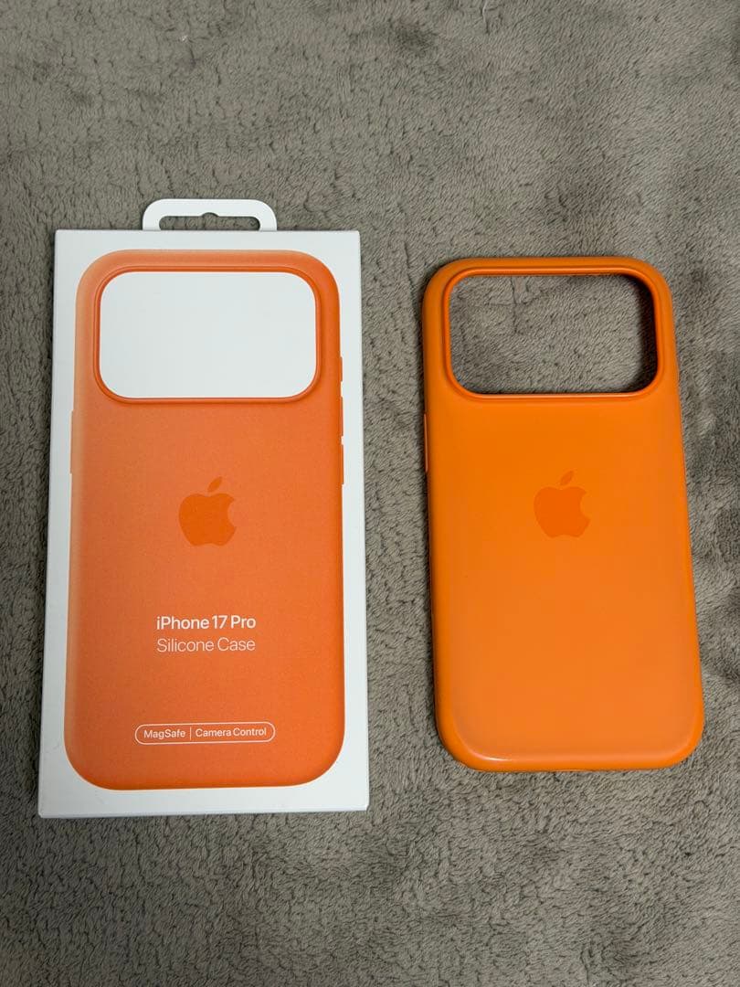 MagSafe対応iPhone 17 Pro シリコーンケース - オレンジ