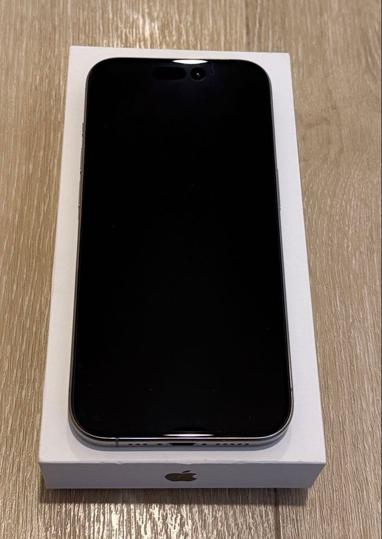 iPhone 15 Pro 256GB -ナチュラルチタニウム-Simフリー