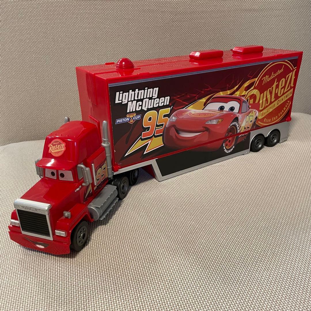 【廃盤】トミカ カーズ　たくさんのせよう! 大きなマック トレーラー 24台収納