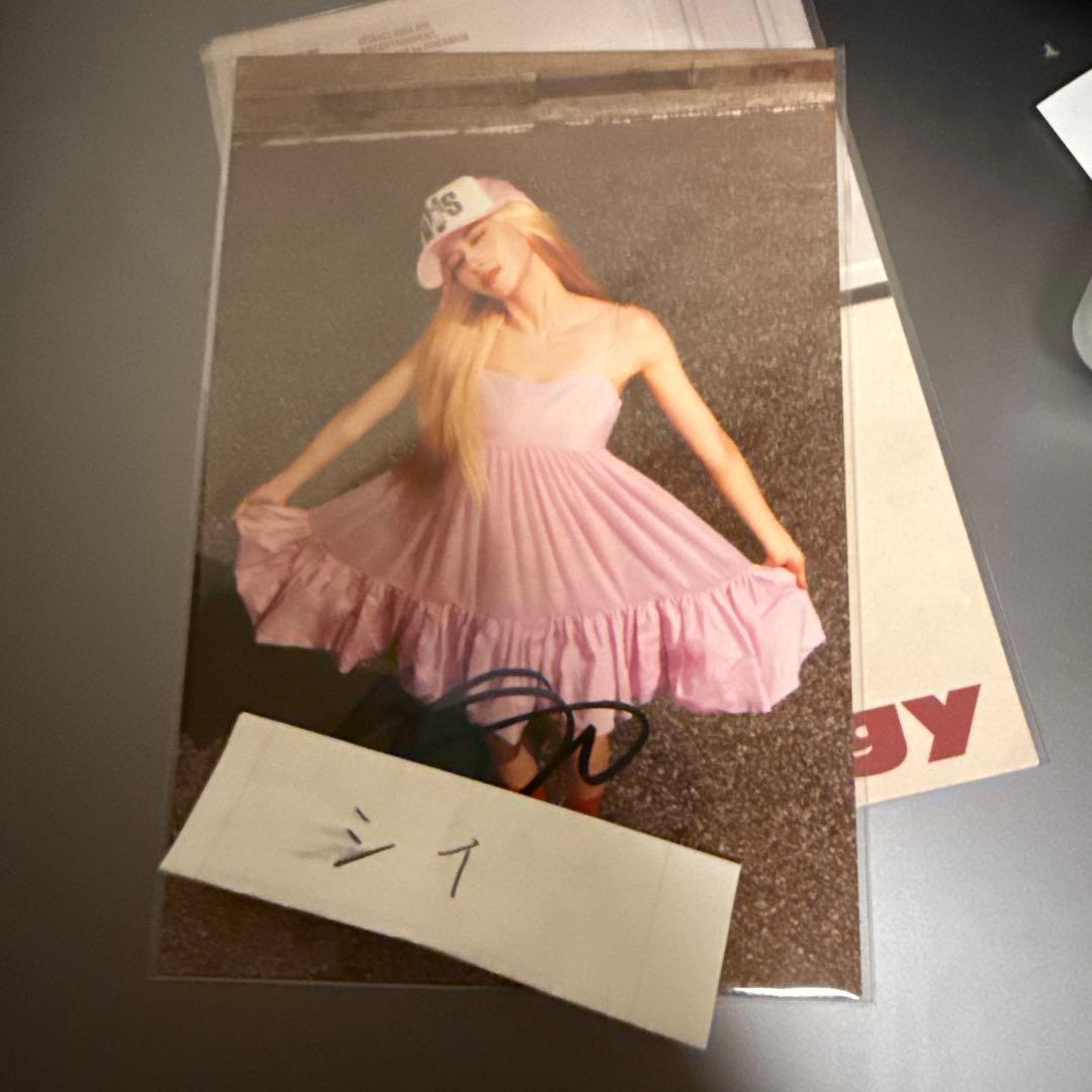 サナ TWICE サイン入り アメリカ Strategy ポストカード