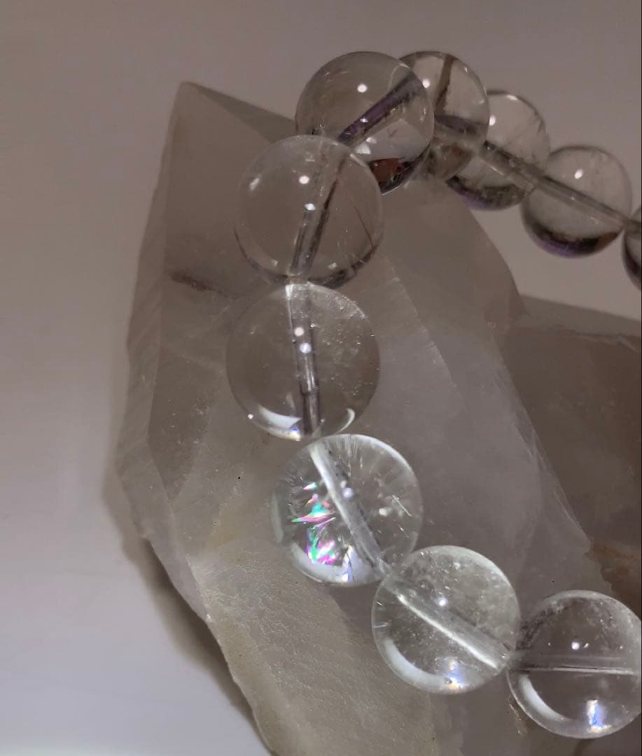 ヒマラヤマニカラン産水晶　ブレスレット　ルチル入り　レインボー