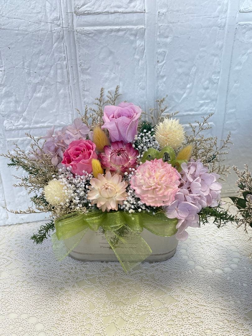 シックな色合い　プリザーブドフラワー＆ドライフラワーアレンジメント