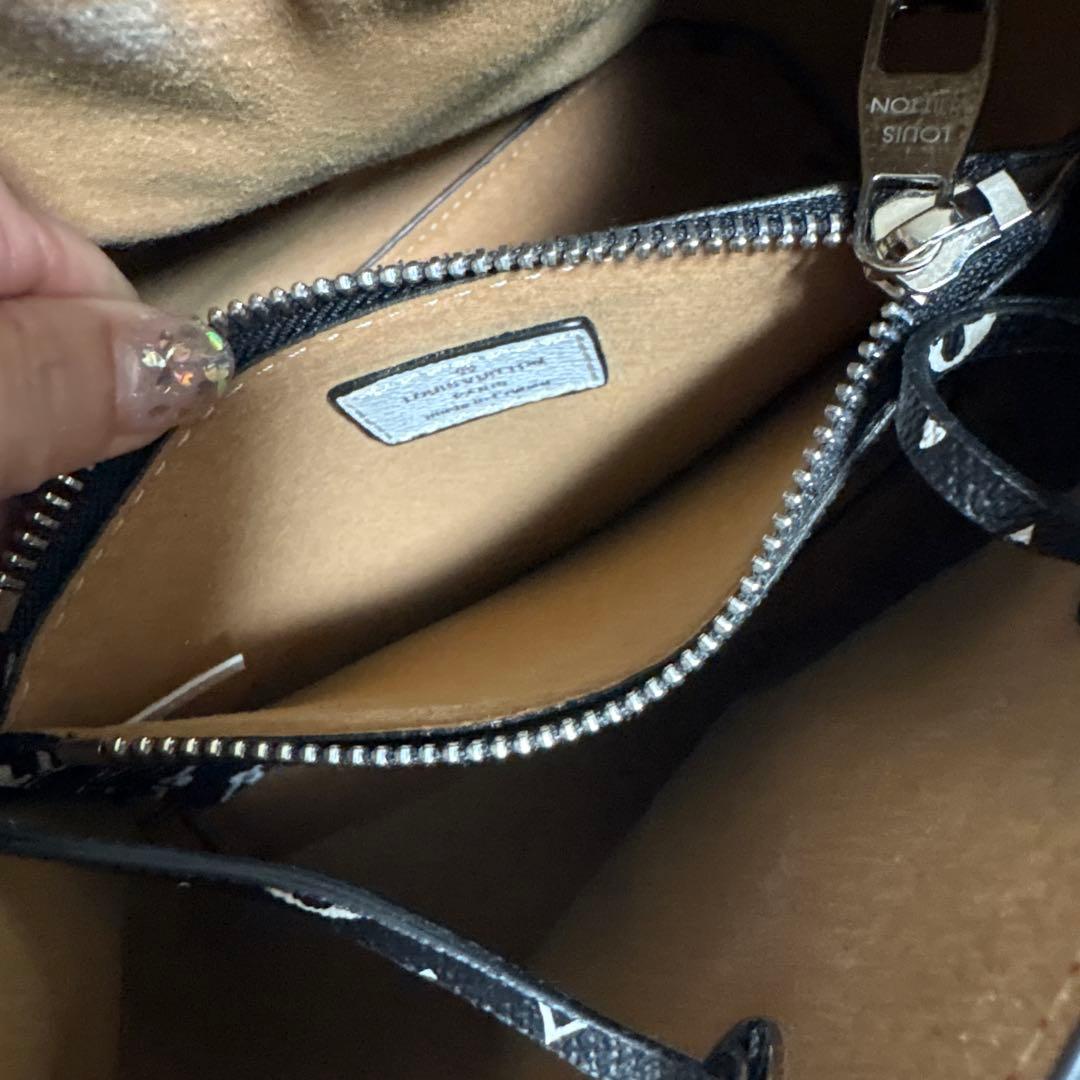 used ＬＶ ノベルティ モノグラム×マルチカラー ショルダーバッグ 斜め掛け