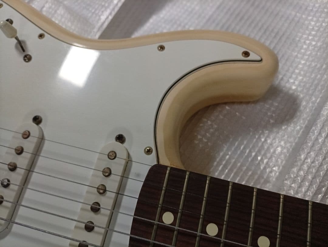 紅*中様 フェンダー メキシコ　ストラトキャスター レフティ　エレキギター