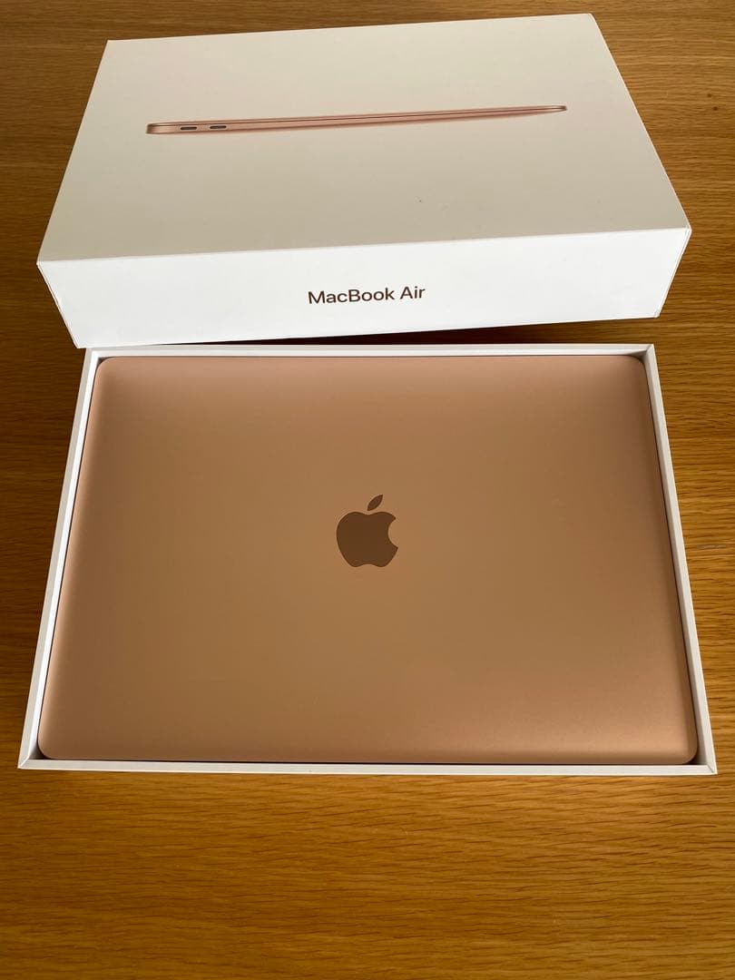 美品　MacBook Air 2018 未使用に近い　MacBook本体