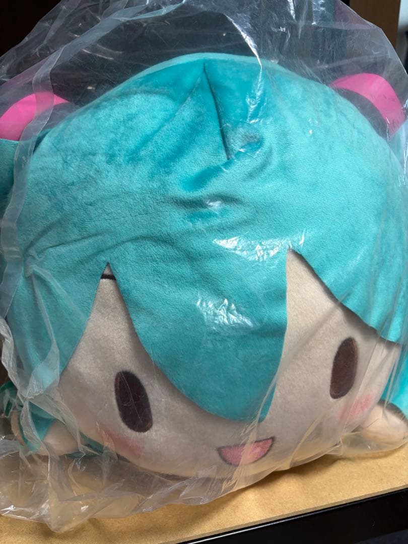 初音ミク 寝そべり 特大ぬいぐるみ タグ付き