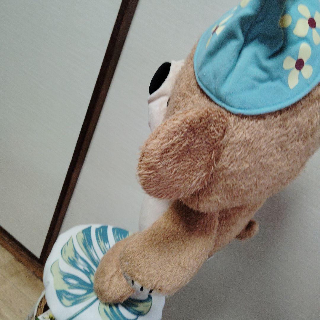 茶色いクマのぬいぐるみ 青い帽子付き