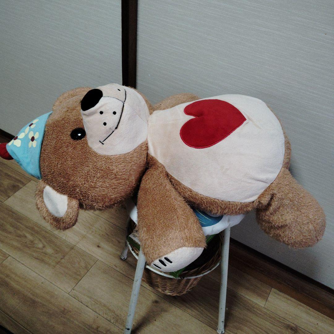 茶色いクマのぬいぐるみ 青い帽子付き