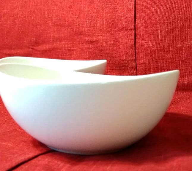 ♥オシャレなパーティ用♥【楕円型ウェーブ型・エクセラホワイトボール皿】⬛新品2皿