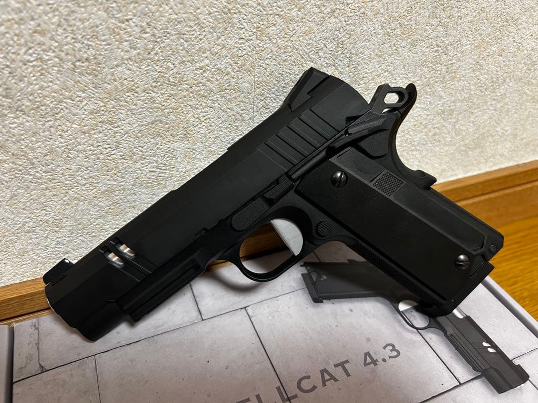 Carbon8 HELLCAT 4.3 CO2ガスガン