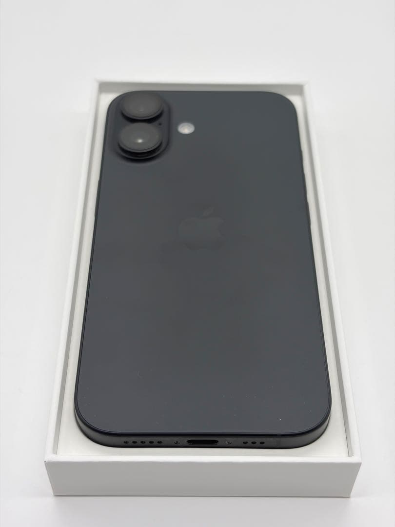 【美品】Apple iPhone16ブラック 本体（充電ケーブル新品）
