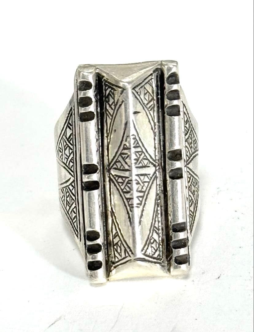 トゥアレグ族　ハンドメイド　シルバーリング　　(１)