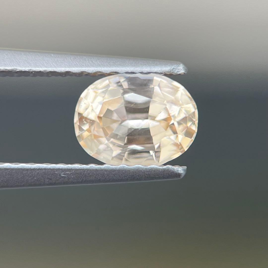 スリランカ産非加熱天然オレンジイエローサファイアルース