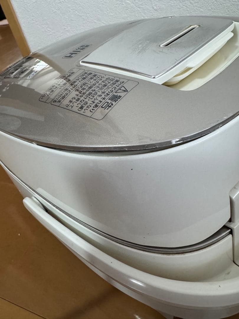TOSHIBA 真空圧力IH 5.5合炊き RC-10VQG炊飯器 中古品