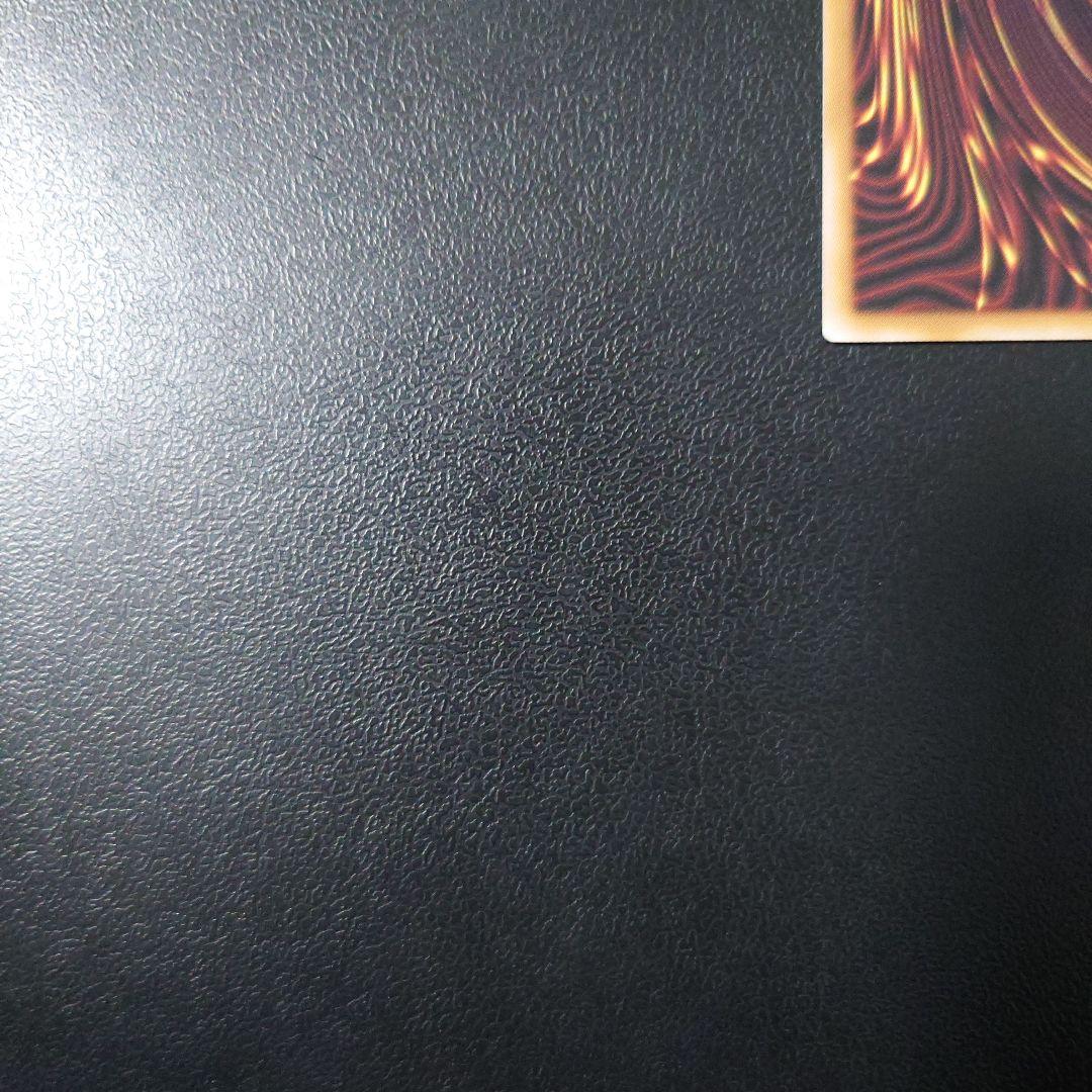 【美品】遊戯王「王のしもべ　ブラック・マジシャン」オーバーフレームプリズマ