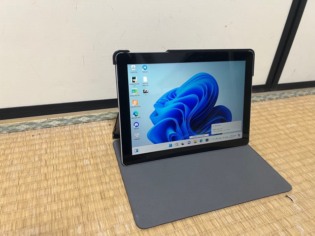 Windowsタブレット 本体 スタンドカバー付き