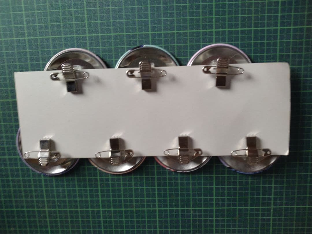 【希少】戦姫絶唱シンフォギアG　オトメノポリシー　缶バッチ8個セット