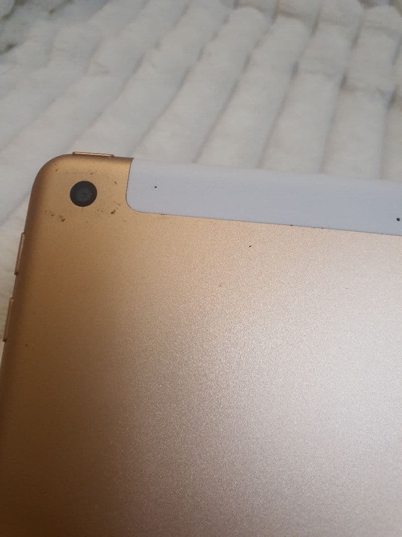 Apple iPad 第６世代 128GB ゴールド ジャンク品 アップル