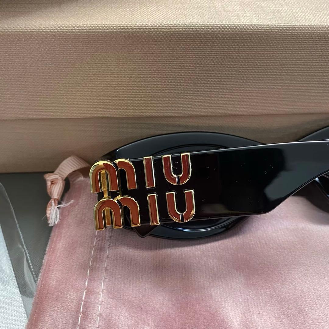 miu miu ブラック スクエアフレーム サングラス