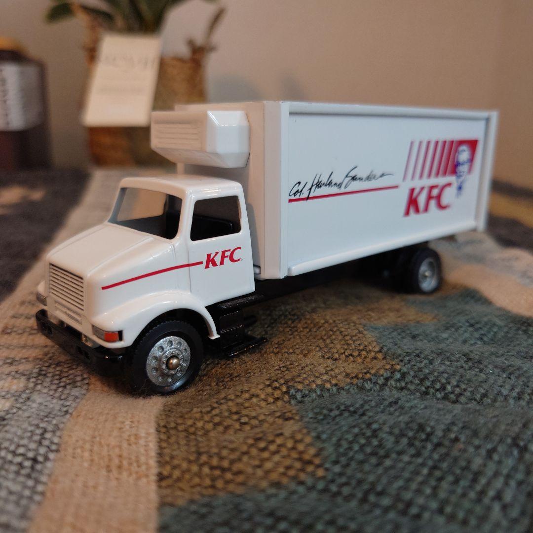 ケンタッキー　KFC トラック　ビンテージ　レトロ　ミニカー　美品　トレーラー