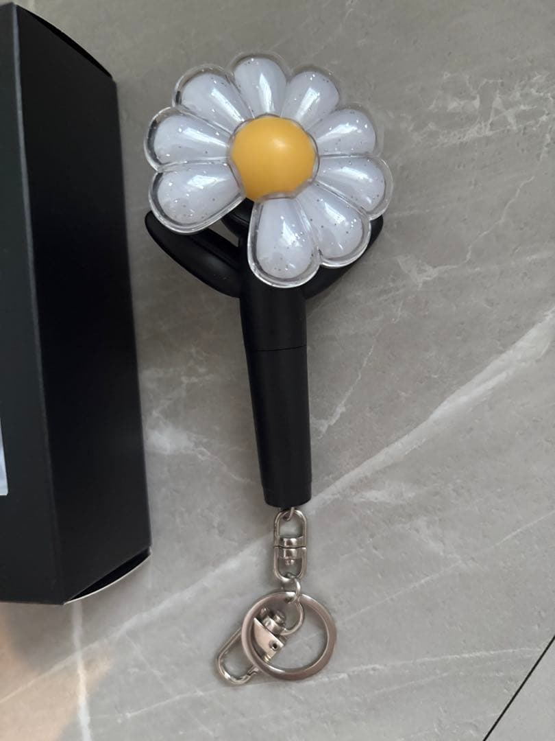 G-DRAGON ジヨン ミニペンライト キーリング キーホルダー 美品⭐︎