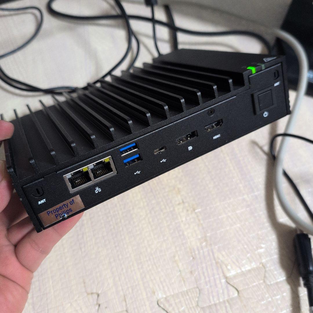 SUPERMICR E100-9S-L BOX型サーバー