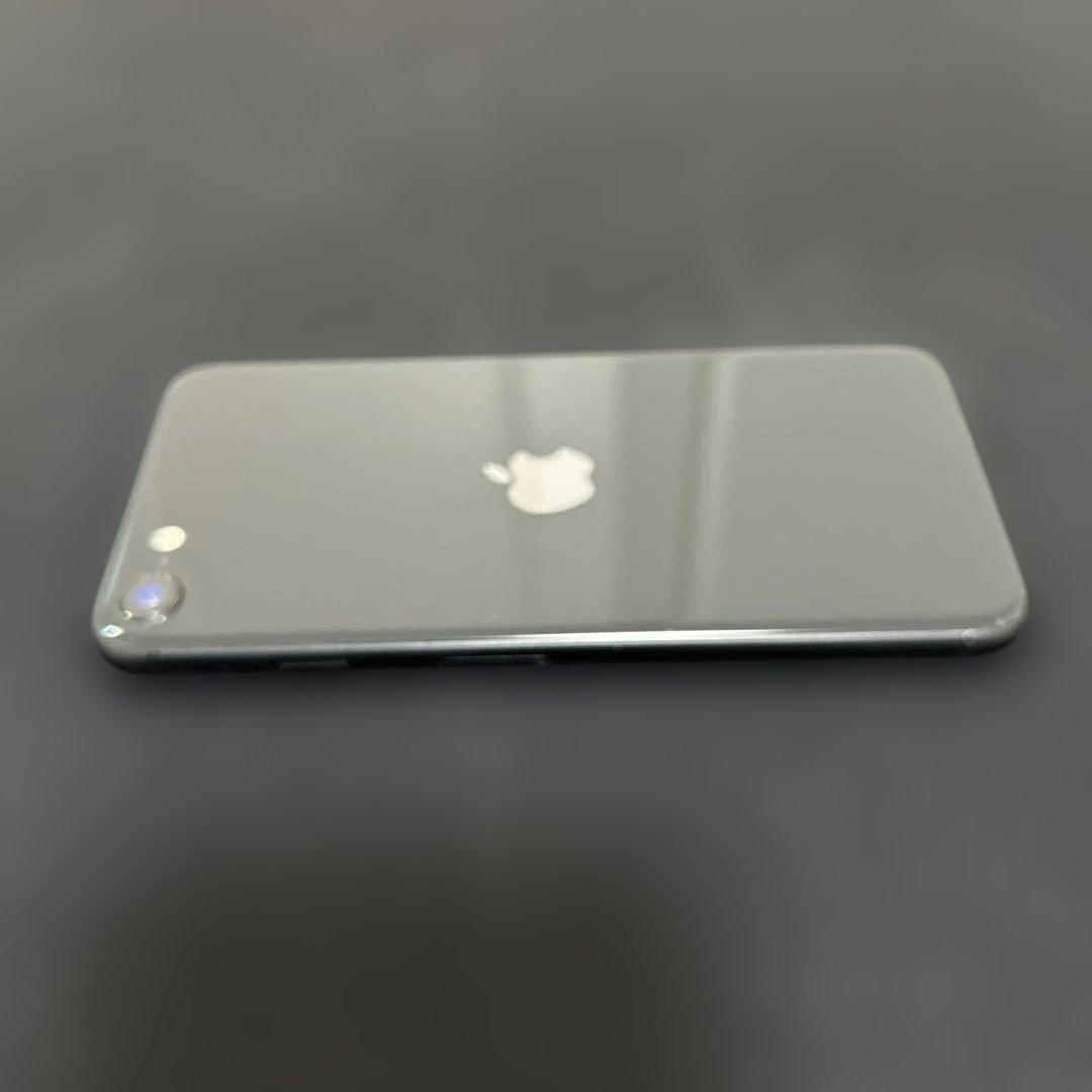 S*）様 iPhoneSE2 128GB ブラック 中古