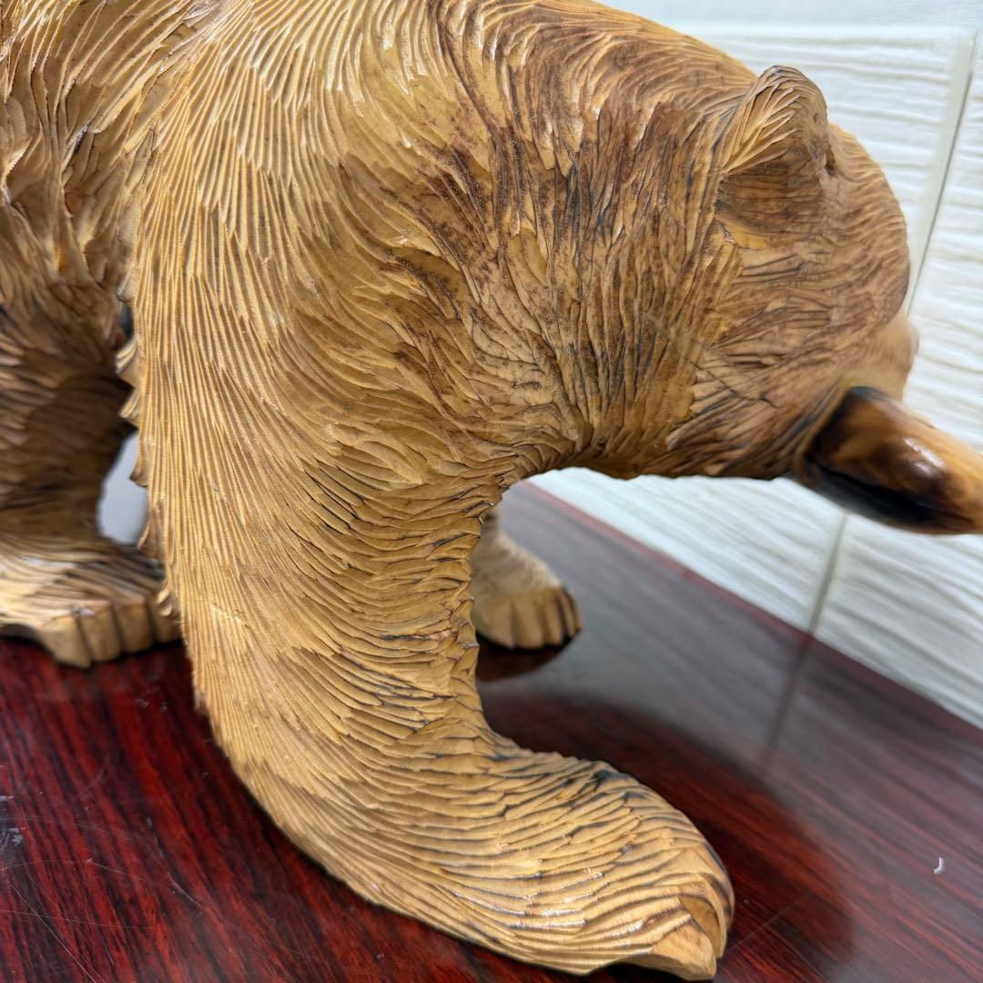 木彫り　熊　白熊　置物　架台　台座付き　北海道　シャケ