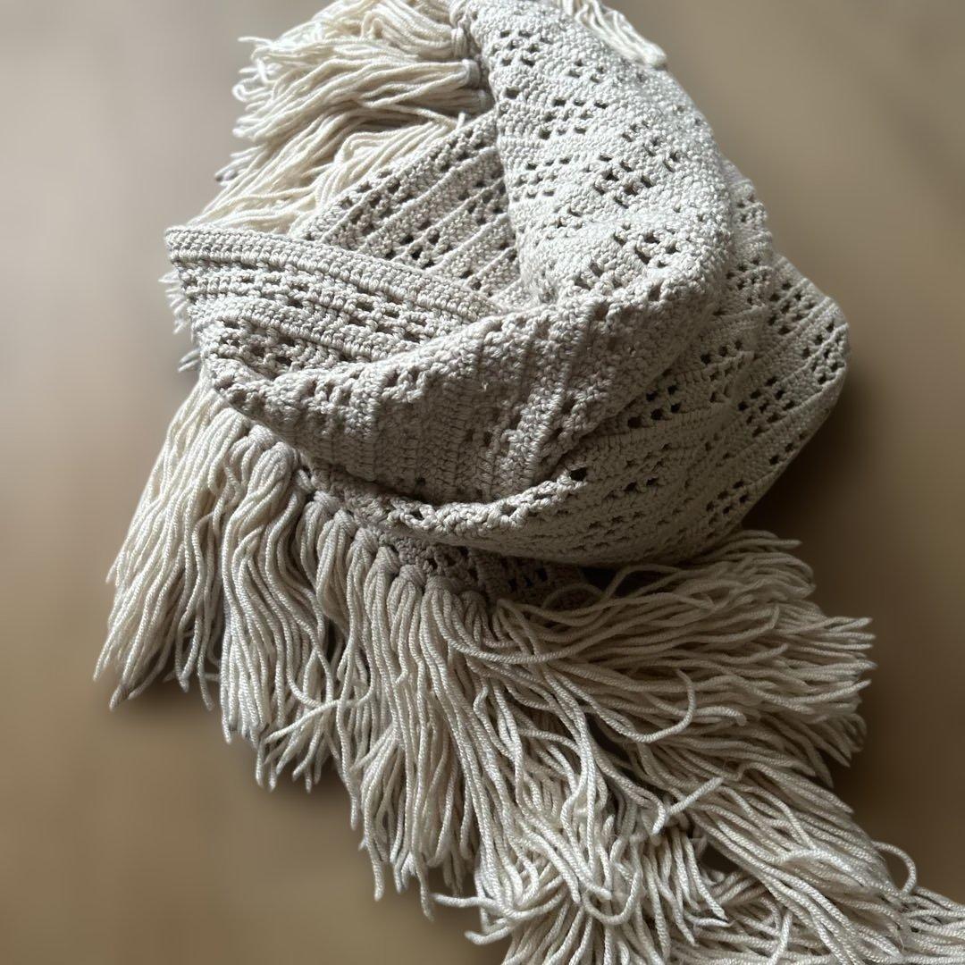 【手編み】三角ショール　かぎ針　ウール73%,絹27%　***即購入可能