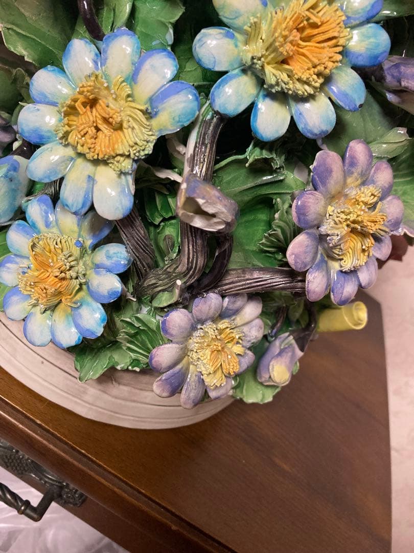 陶器製　花置物　カラフルな花置物　インテリア